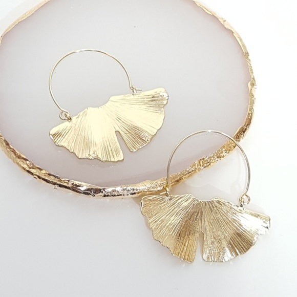 Boho Dangle Statement Earrings Metal Leaf Gold - Picture 3 of 3